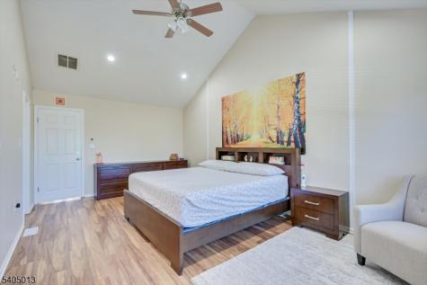 9 Magellan Way Franklin NJ 08823