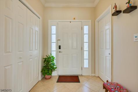9 Magellan Way Franklin NJ 08823