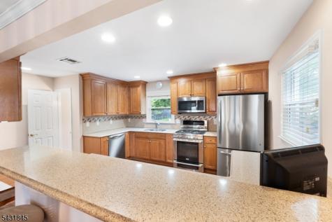 154 Milton Avenue Nutley NJ 07110