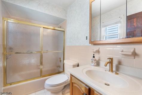 154 Milton Avenue Nutley NJ 07110
