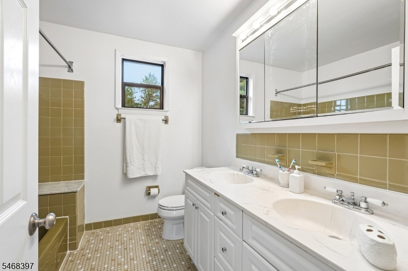 9 Losey Road East Amwell NJ 08551