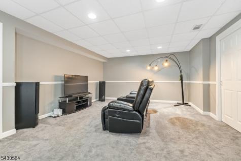9 Hawk Drive Raritan NJ 08551