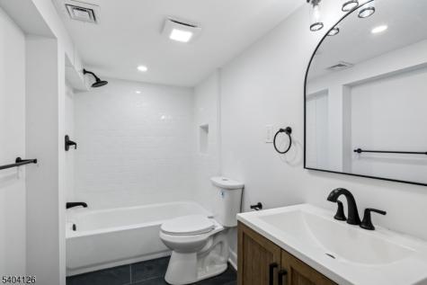 85 Madison Street Newton NJ 07860