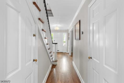 7 Birdseye Glen Verona NJ 07044
