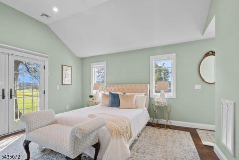 7 Birdseye Glen Verona NJ 07044