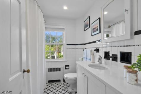 7 Birdseye Glen Verona NJ 07044