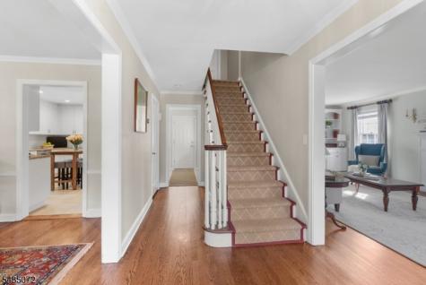 7 Birdseye Glen Verona NJ 07044
