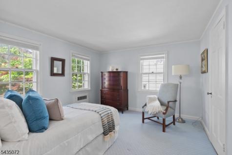 7 Birdseye Glen Verona NJ 07044