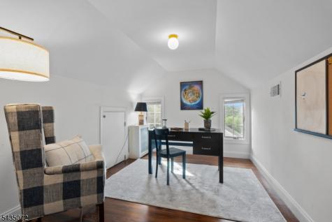 7 Birdseye Glen Verona NJ 07044