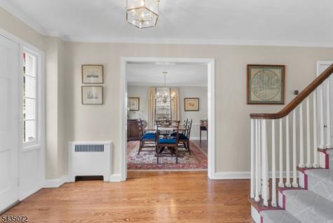 7 Birdseye Glen Verona NJ 07044
