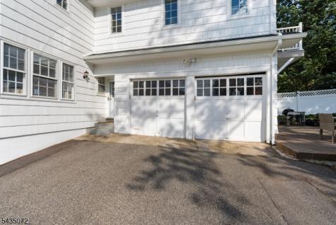 7 Birdseye Glen Verona NJ 07044