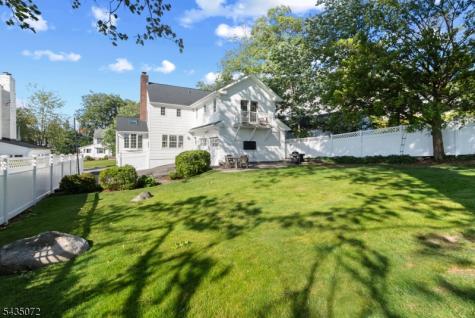 7 Birdseye Glen Verona NJ 07044