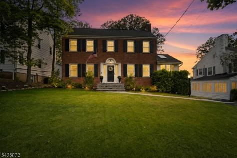 7 Birdseye Glen Verona NJ 07044