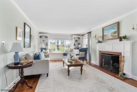 7 Birdseye Glen Verona NJ 07044