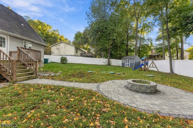 21 Woodland Trail Vernon NJ 07419