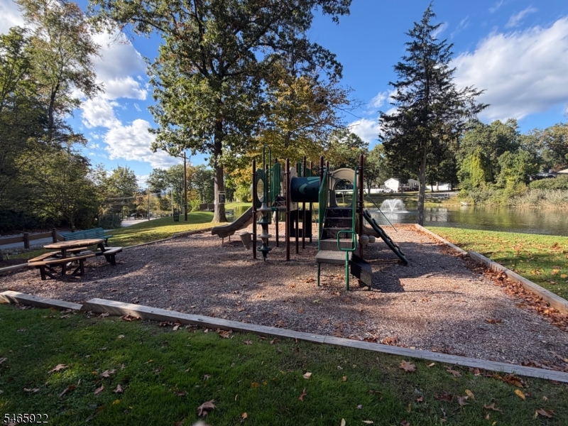 21 Woodland Trail Vernon NJ 07419