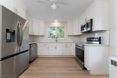 4 Lingert Avenue Clinton NJ 08809