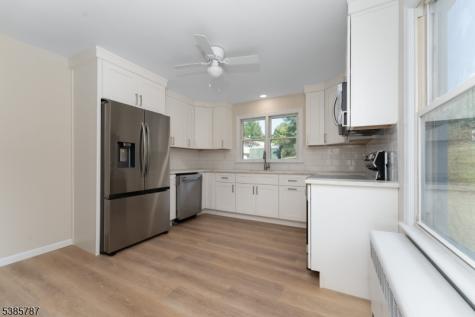 4 Lingert Avenue Clinton NJ 08809