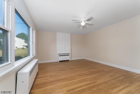 4 Lingert Avenue Clinton NJ 08809