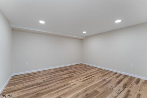 4 Lingert Avenue Clinton NJ 08809