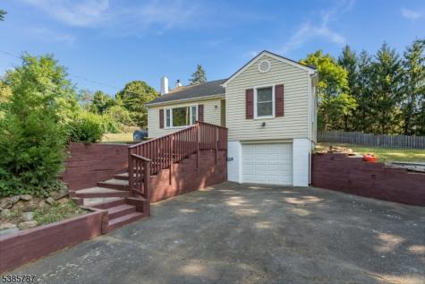 4 Lingert Avenue Clinton NJ 08809