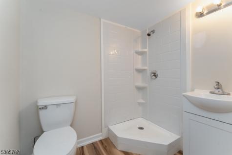 4 Lingert Avenue Clinton NJ 08809