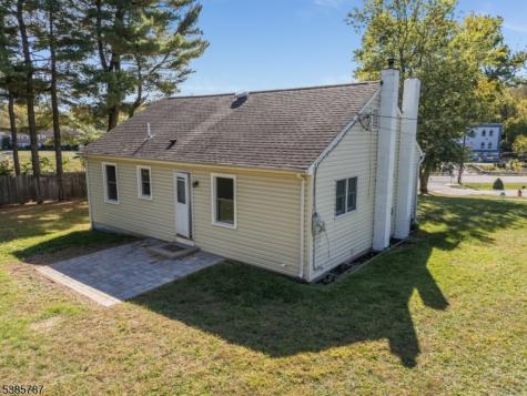 4 Lingert Avenue Clinton NJ 08809