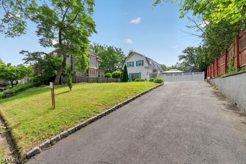 509 Ridge Street Newark NJ 07104