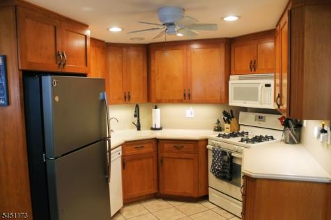 28 Benedict Drive Jefferson NJ 07849