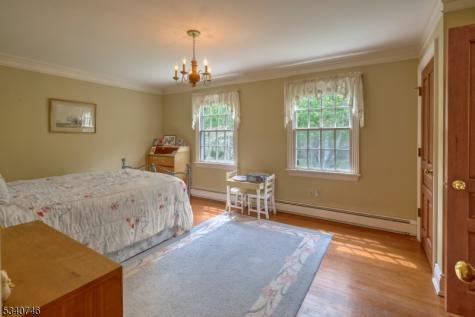 13 Glennon Farm Lane Tewksbury NJ 08833