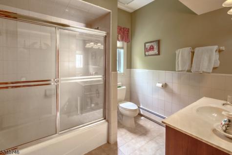 13 Glennon Farm Lane Tewksbury NJ 08833