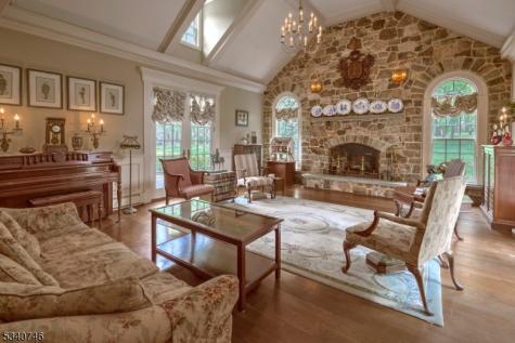 13 Glennon Farm Lane Tewksbury NJ 08833