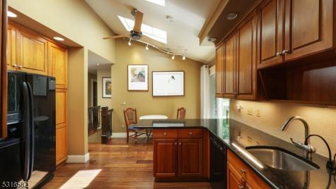 5 Johanna Lane Watchung NJ 07069