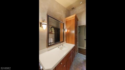 5 Johanna Lane Watchung NJ 07069