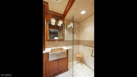 5 Johanna Lane Watchung NJ 07069