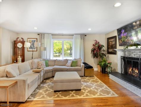 63 Sun Valley Way Morris Plains NJ 07950