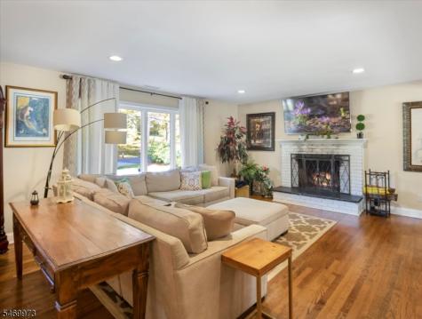 63 Sun Valley Way Morris Plains NJ 07950