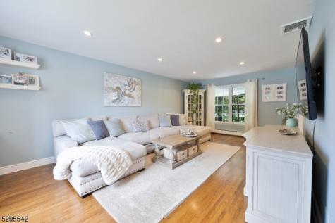 18 Marguerite Lane Montville NJ 07082
