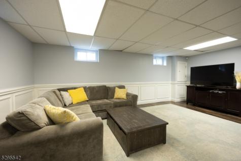 18 Marguerite Lane Montville NJ 07082
