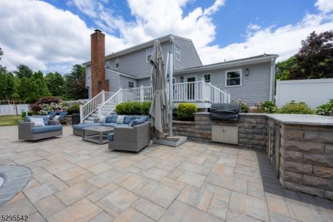 18 Marguerite Lane Montville NJ 07082
