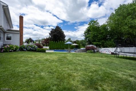 18 Marguerite Lane Montville NJ 07082