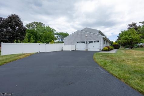 18 Marguerite Lane Montville NJ 07082
