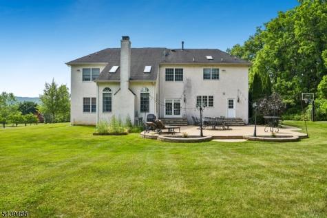 9 Steeplechase Lane Franklin NJ 08802