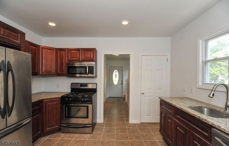 280 Seneca Place Plainfield NJ 07062