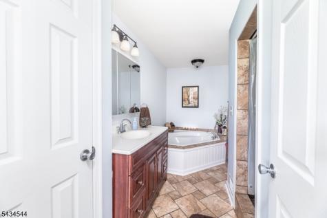 4 Campbell Drive Hardyston NJ 07419