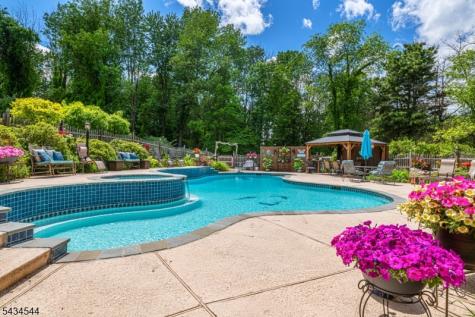 4 Campbell Drive Hardyston NJ 07419