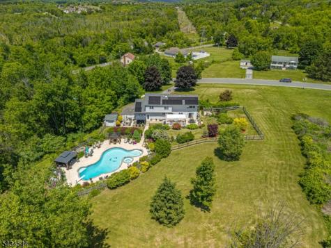 4 Campbell Drive Hardyston NJ 07419