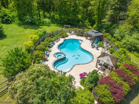 4 Campbell Drive Hardyston NJ 07419