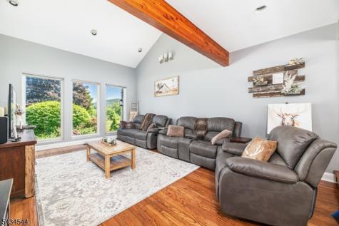 4 Campbell Drive Hardyston NJ 07419