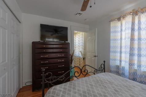 826 Cross Avenue Elizabeth NJ 07208